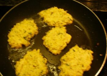 Préparation des beignets de maïs