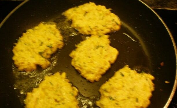 Préparation des beignets de maïs