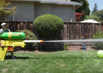 Record du monde: le plus gros pistolet à eau