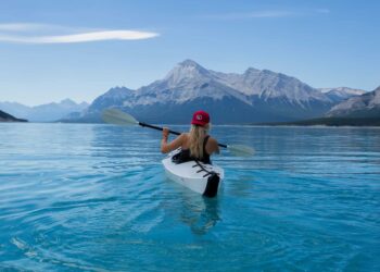 etudiante qui fait du kayak - célibataire mais bien dans ma peau