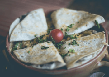 Quesadillas aux haricots frits