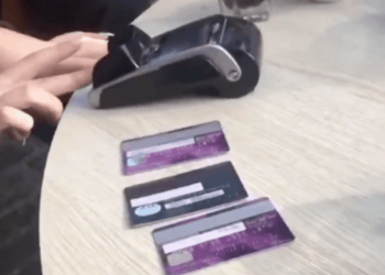 cartes bancaires - Roulette russe pour désigner qui paie le resto !