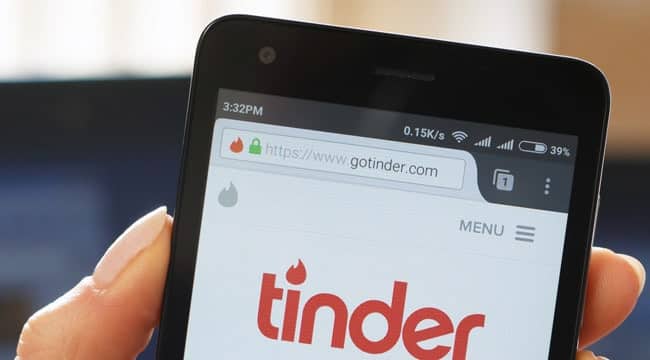 Ce mec a retourné tout un état pour retrouver la fille qu’il avait accidentellement passée sur Tinder