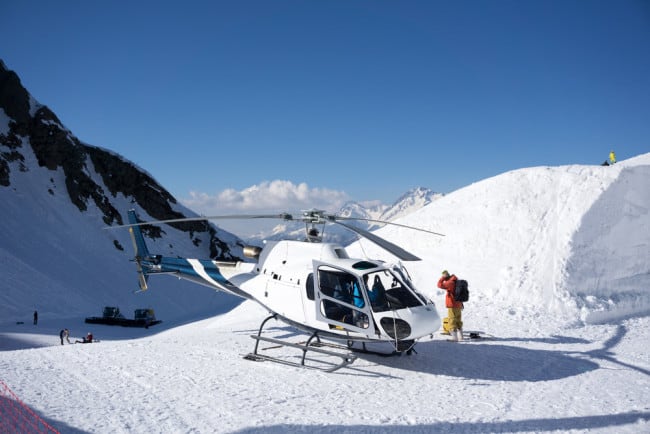 La première expérience d’Héli-Skiing d’un homme tourne au vinaigre…