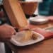 unsplash-claudio-schwarz - fromage a raclette - 10 commandements pour une soiree raclette parfaite entre potes