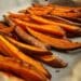 unsplash-louis-hansel - frites de patates douces au four