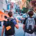 unsplash-austin-distel - jeunes qui voyagent - quelles démarches entreprendre pour faire un Erasmus