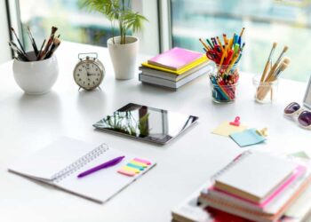 Photo bureau rangé comment organiser son bureau