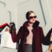 femme porte sac shopping raisons de pas suivre la mode