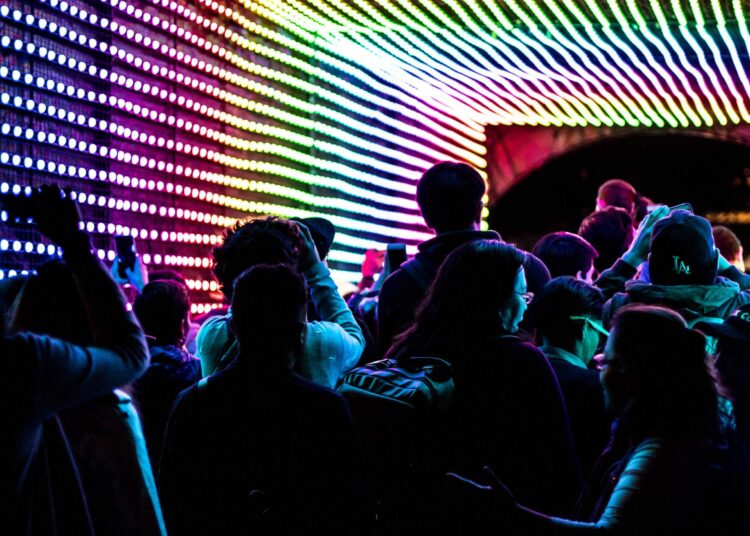 5 façons d’économiser en soirée