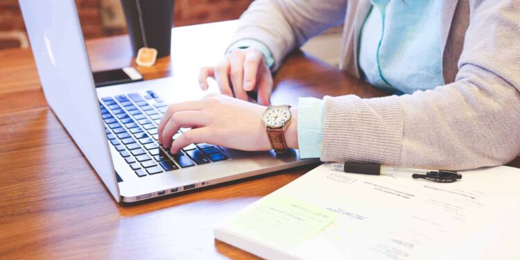 Étudiant stagiaire : comment gérer le télétravail ?