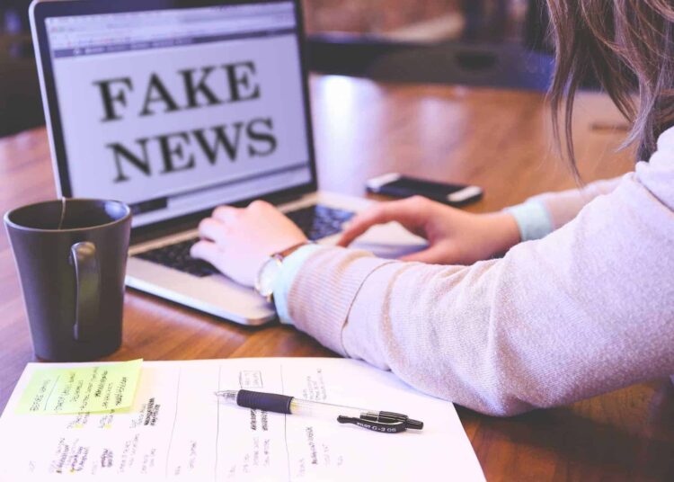 5 choses à savoir sur les fake news