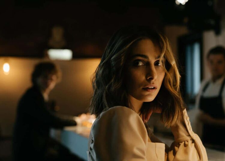 fille stressée bar premier rendez vous