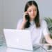 pexels-anna-shvets-fille qui téléphone à quelqu'un - je-deteste-telephoner