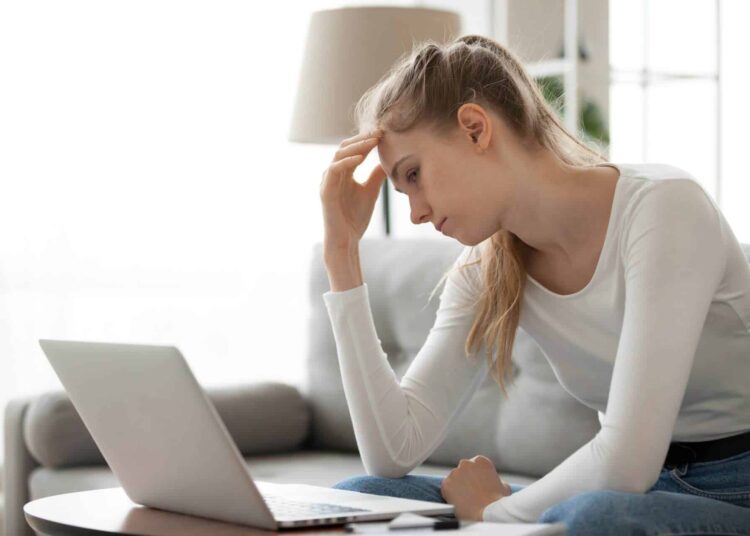 fille stressée trouve pas ma voie