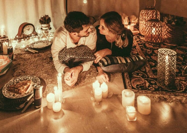 pexels jonathan borba - deux amoureux saint valentin confiné que faire