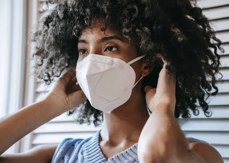 pexels sora shimazaki - fille avec masque mauvaise haleine