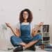freepik-lookstudio-fille-zen-preuves-que-lannee-2020-etait-vraiment-nulle