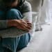 pexels-alex-green-fille triste sur lit - je fais partie des etudiants qui se sentent oublier