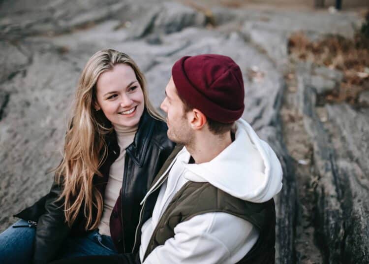 pexels-katerina-holmes- etudiant et etudiante en date - Top 6 des réactions lors d’un premier date