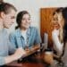 Unsplash Brooke Cagle - 4 jeunes qui discutent - Rentrée université
