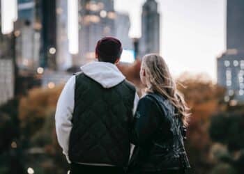 pexels-katerina-holmes-deux amoureux - louvain lamour