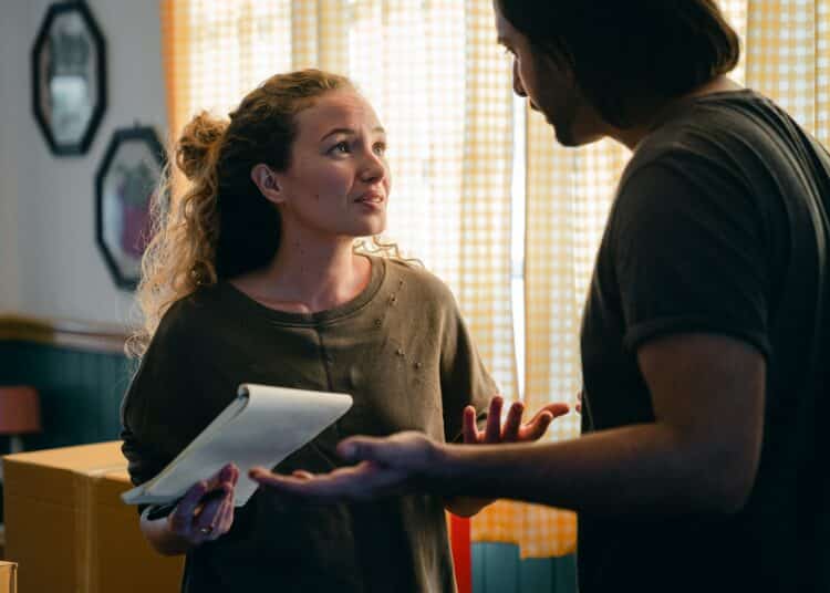 pexels-ketut-subiyanto-2-personnes-qui-se-disputent-comment-gerer-une-dispute-avec-son-coloc