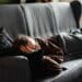 unsplash-adrian-swancar - repos dans le fauteuil - 7 moments que tu connais si t'es un vrai procrastinateur