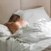 @unsplash - maddi bazzoccco - femme nue de dos dans un lit- mes études me bouffent toute ma libido suis-je normale