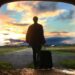 Unsplash-Manthas Hesthaven- homme partant avec sa valise devant couché de soleil- 5 astuces pour sortir de la friendzone