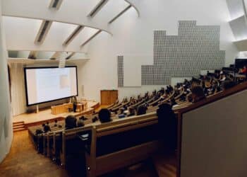 unsplash-dom-fou - auditoire - 7 moments qui resument bien tes etudes universitaires