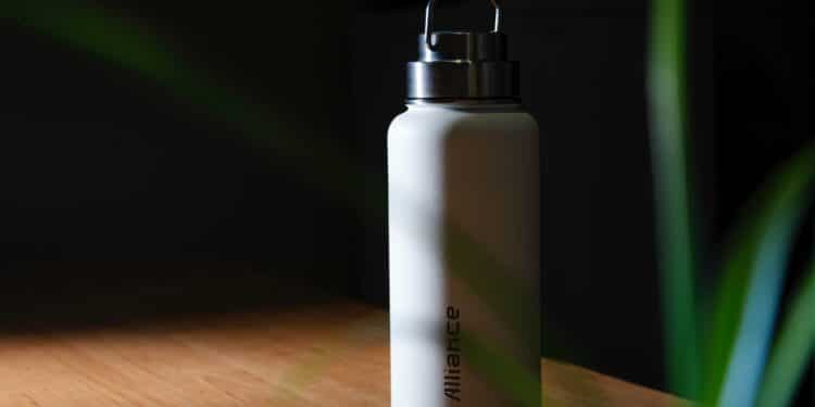 unsplash -fakurian-arts-gourde - Les 4 gourdes les plus cool pour aller en cours