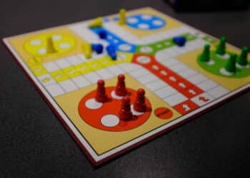 unsplash - folu-eludire-jeu de société - Top 5 des jeux de société pour jouer au kot