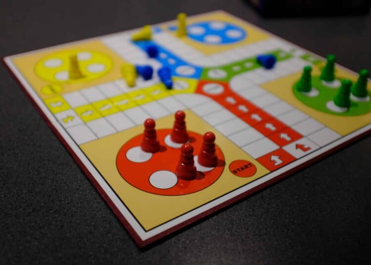 unsplash - folu-eludire-jeu de société - Top 5 des jeux de société pour jouer au kot