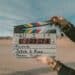 unsplash -jakob-owens- clap cinéma -Ce qui se passe dans les films mais qui est impossible en vrai