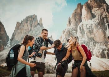 unsplash-felix-rostig - jeunes en voyage - 6 moments qui te rappellent que voyager avec tes potes c'est pas toujours simple