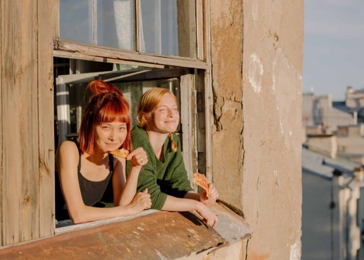 pexels-cottonbro - étudiantes en kot - 5 moments qui vont te rappeler la découverte de la vie en kot