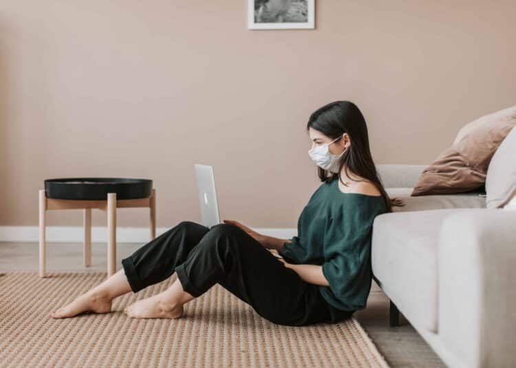 pexels-vlada-karpovich-J’ai le covid ou je suis en quarantaine pendant la session que faire