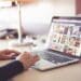 pexels-picjumbocom - ordinateur avec site internet - top 5 des sites interessant si tu es étudiant
