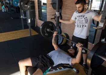 pexels-bruno-bueno-2 hommes salle de sport - les salles de fitness en perte de membre -