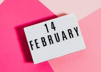 pexels-karolina-grabowska-saint valentin - qui fetera la saint valentin parmi les étudiants