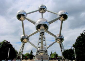@wikicommons-atomium - soirée dansante et caritative sous l'atomium