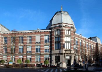 Universite_de_Mons-Hainaut_-wiki-commons-bloques-en-Russie-5-etudiants-belges-cherchent-le-moyen-de-revenir