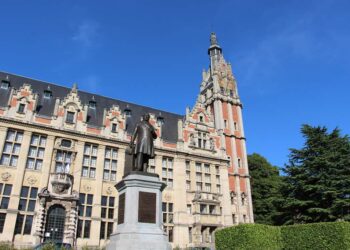 flickr - bâtiment ulb - manque de moyens à l'ULB des étudiants manifestent