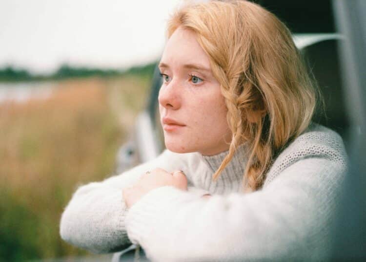 pexels-anastasia-shuraeva-fille qui réfléchit a la vie - oser dire non