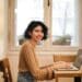 pexels-andrea-piacquadio- fille étudiante sur son ordinateur qui cherche - 8 sites web et applications pour faire des économies quand on est étudiant