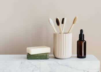pexels-karolina-grabowska-Top 5 des accessoires écolos à avoir dans ta salle de bain