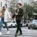 pexels-katerina-holmes-couple qui se balade dans la ville - City trip pas chère 6 astuces pour diminuer ses dépenses