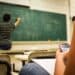 pexels-pixabay-prof sur un tableau-plus de bourse pour les étudiants russes en Flandres