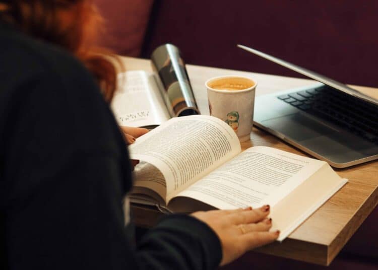 unsplash-taisiia-shestopal - 6 memes qui résument bien ton blocus de Pâques